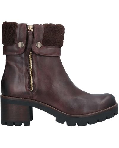 Manas Ankle Boots - Brown