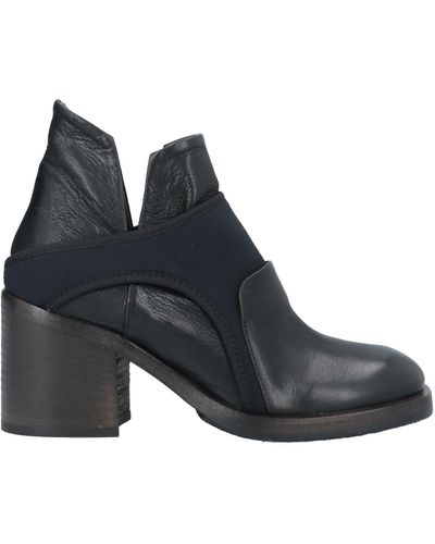Ixos Ankle Boots - Black