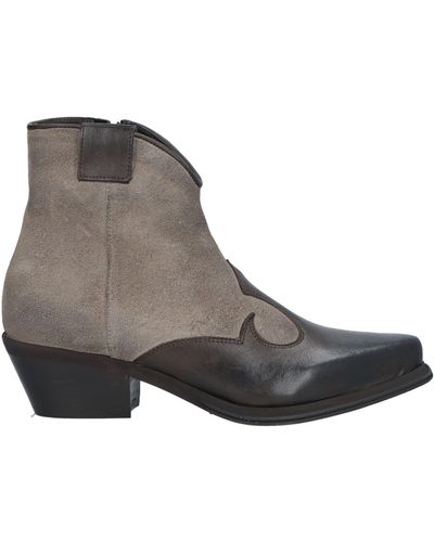 Zoe Ankle Boots - Brown