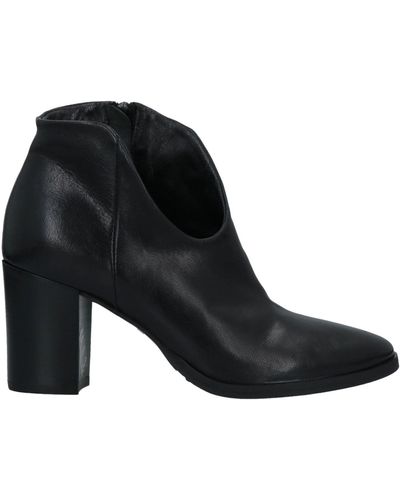 Mally Ankle Boots - Black