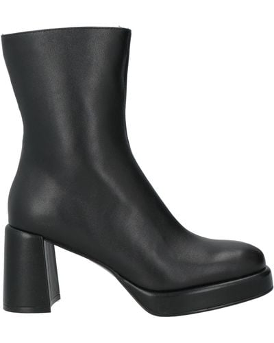 Jeannot Ankle Boots - Black