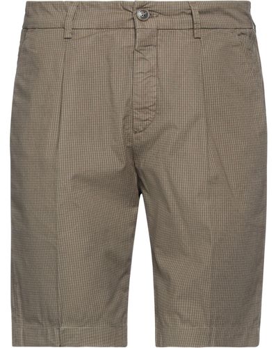 Maison Clochard Shorts & Bermuda Shorts - Grey