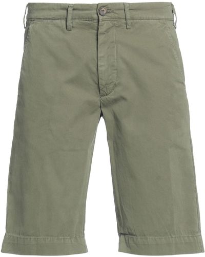 Lyle & Scott Shorts & Bermuda Shorts - Green