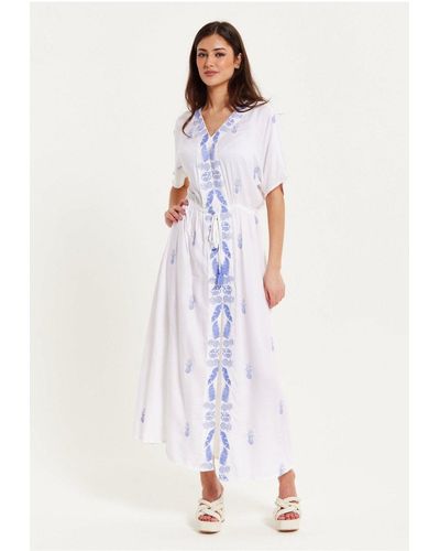 Liquorish Maxi Dress With Pineapple Embroidery - White