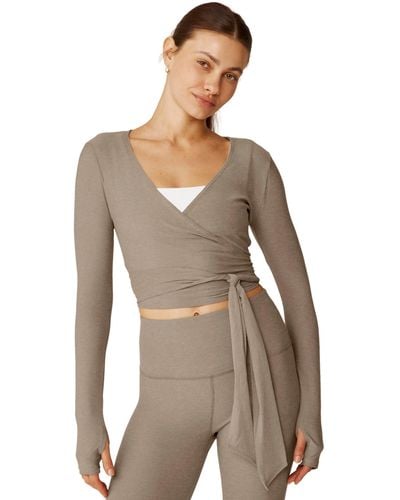 Beyond Yoga Featherweight Waist No Time Wrap Top - Gray