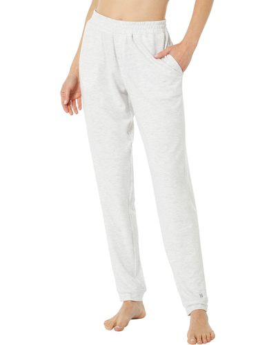 Hue Solid Cuffed Pants With Pockets - White