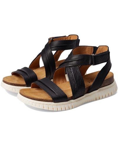 comfortiva trista sneaker