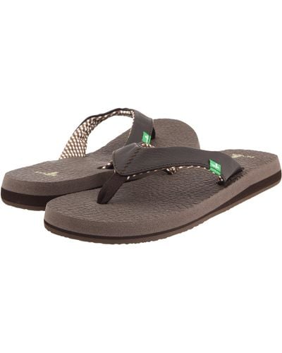 Sanuk Flat sandals for Women, Online Sale up to 15% off