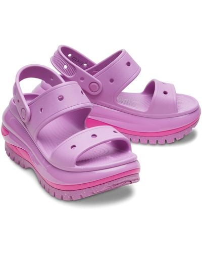 Crocs™ Classic Mega Crush Sandal - Pink