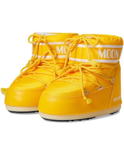 Moon Boot (r) Classic Low 2 (yellow) Shoes