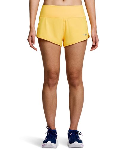 Saucony Outpace 2.5 Split Shorts - Yellow
