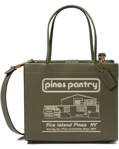 COACH Cashin Carry 22 With Fire Island Graphics - Green