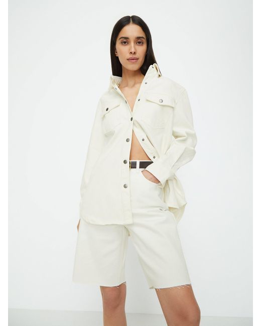 12 STOREEZ Raw Hem Denim Shorts in 