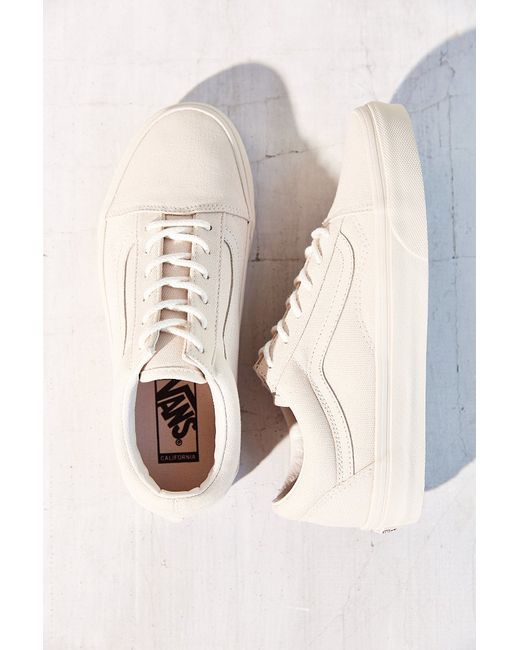 narrow width sandals with arch support