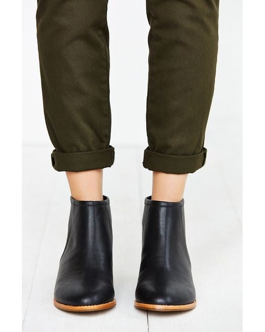 Urban outfitters Poppy Ankle Boot in Black | Lyst