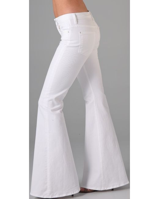 7 For All Mankind Bell Bottom in White | Lyst