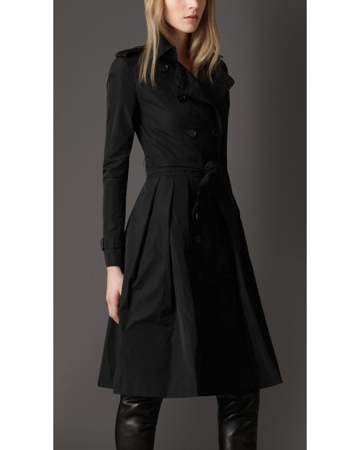 Burberry Long Pleated Full Skirt Trench Coat in Black | Lyst