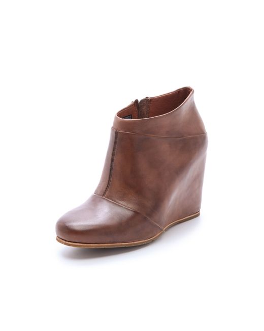 UGG Carmine Wedge Booties in Chestnut 