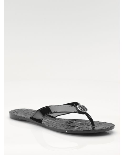 Tory burch Thora Patent Leather Flip Flops in Black | Lyst