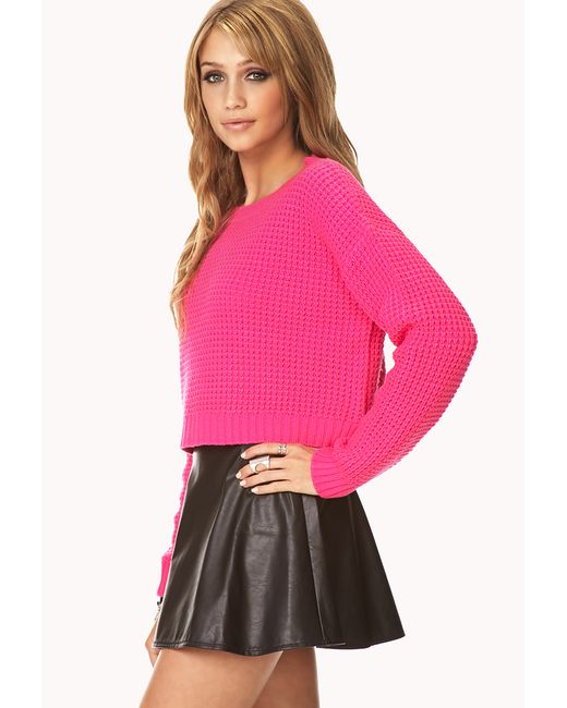 Cropped Waffle Knit Sweater in Hot Pink 