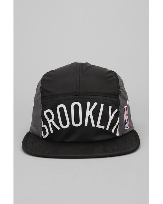 Urban Outfitters Black Mitchell Ness Brooklyn Nets Worldmark 5panel Hat for men