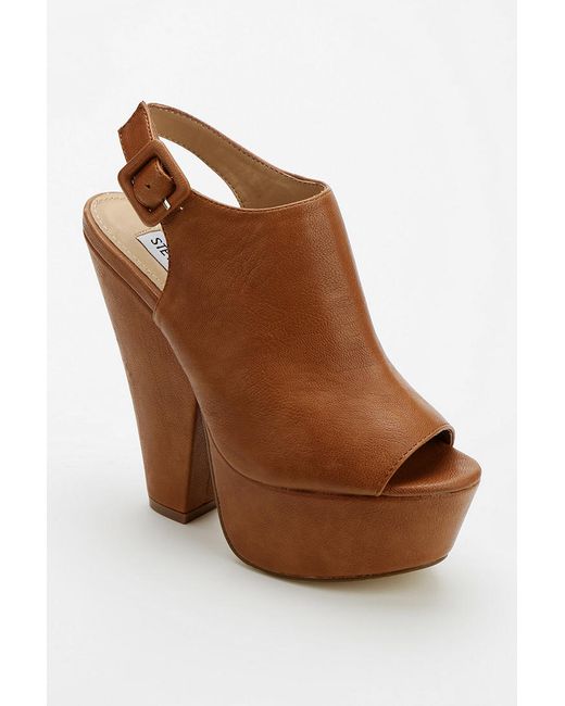 Urban Outfitters Steve Madden Gabby Platform Wedge in Brown | Lyst