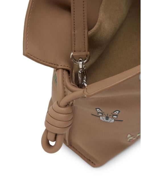 Mini Flamenco Clutch Cats En Cuir De Veau Nappa Loewe en coloris Brown
