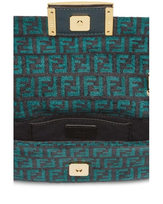 ☆FENDI☆ FF Baguette Phone Pouch クロスボディ GREIGE♪ ☆FENDI☆ FF Baguette Phone Pouch クロスボディ GREIGE