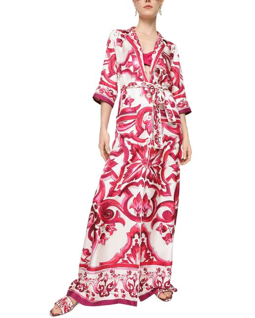 Robe chemise longue en sergé imprimé majolique Dolce & Gabbana en coloris Red