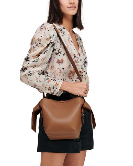 Mini Sac Musubi Acne en coloris Brown