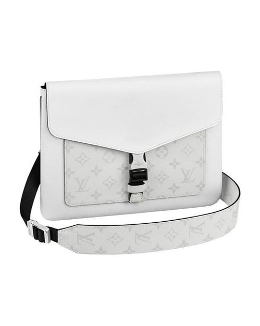 Louis Vuitton Outdoor Messenger Tasche mit Überschlag in Weiß für Herren