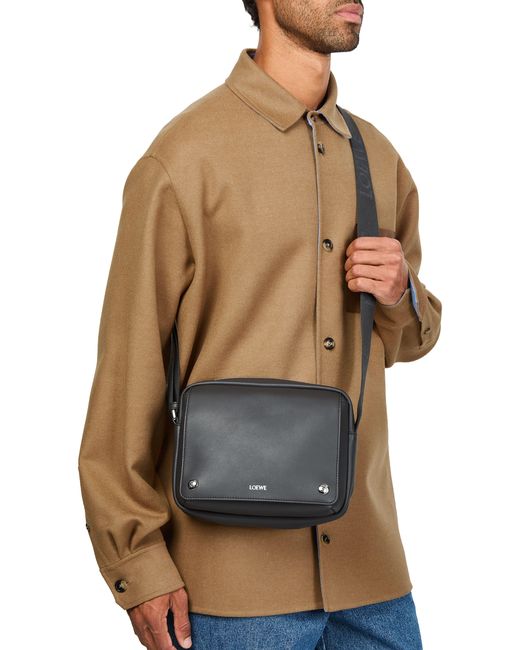 Loewe Messenger Bag Xs Pebble Aus Glattem Kalbsleder in Black für Herren