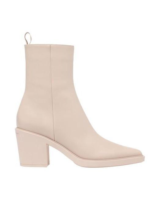 Gianvito Rossi Natural Dylan Boots