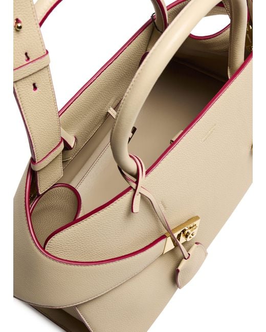 Ferragamo Metallic Handtasche Hug
