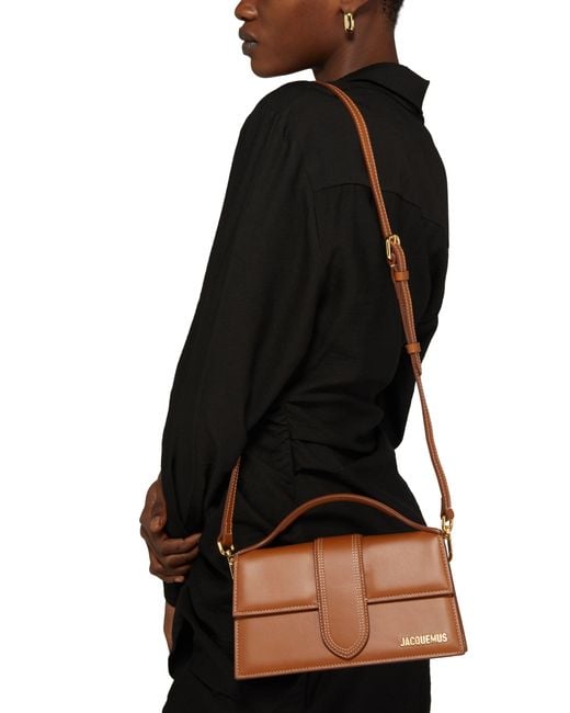 【関税込み】JACQUEMUS ブラウン The large Bambino バッグ The large Bambino by JACQUEMUS | Official website