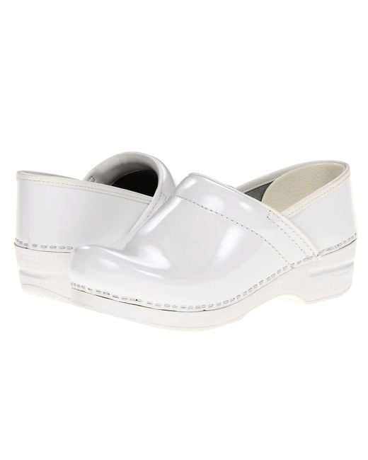 White hotsell clogs dansko
