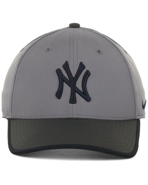 Nike New York Yankees L91 Featherlight Adjustable Cap in Gray for