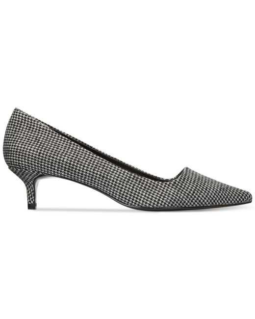 Charles David Drew Kitten-heel Pumps in 