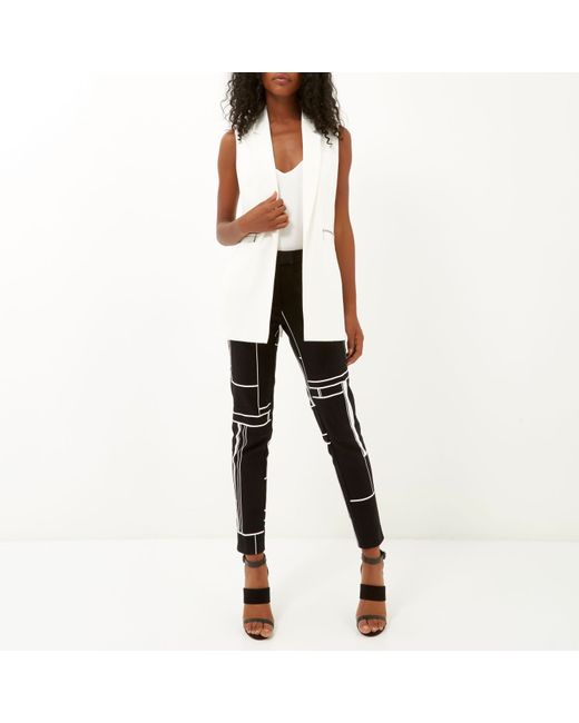 Sleeveless cream blazer Outlet