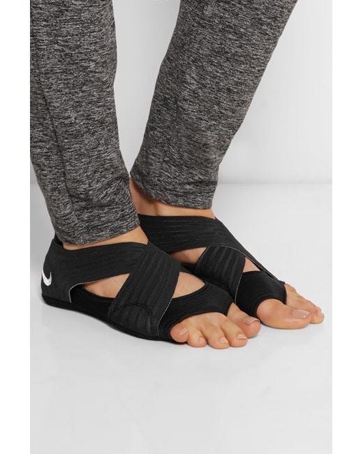 Nike Studio Wrap Elastic Yoga Shoes in Black | Lyst UK