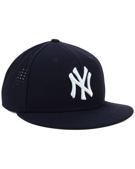 Nike New York Yankees Vapor Swoosh Adjustable Cap in Gray for Men