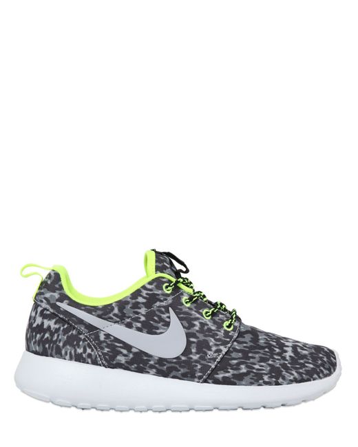 Nike Roshe Run Leopard Print Running Sneakers in Gray | Lyst