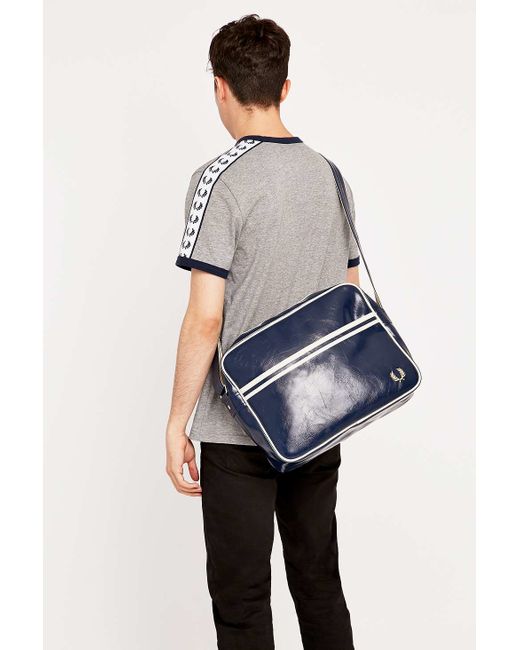 Fred Perry Classic Navy Shoulder Bag in Blue for Men | Lyst UK