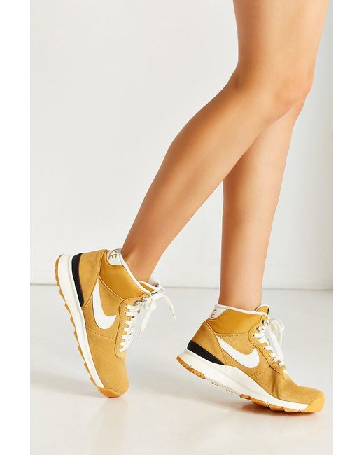 nike sneaker boot womens