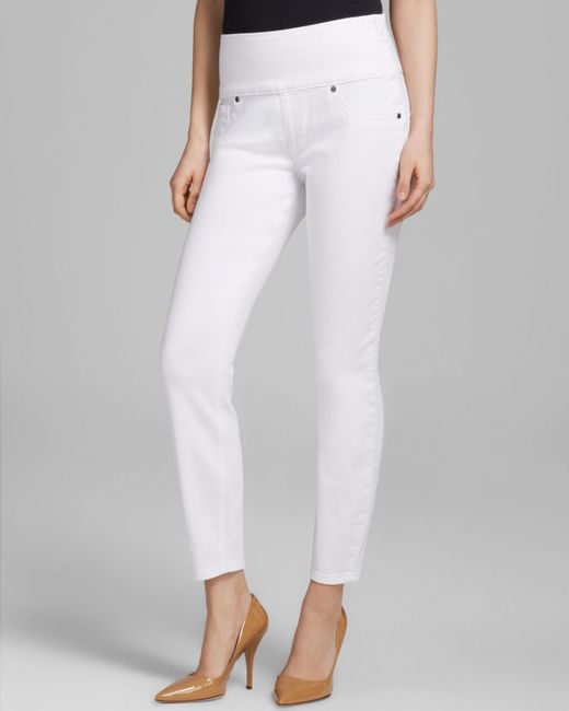 Spanx ® Cropped Denim Leggings in White 