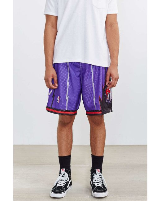 Authentic Mitchell & Ness Toronto Raptors shorts size M (40)