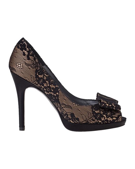 stuart weitzman bow pump