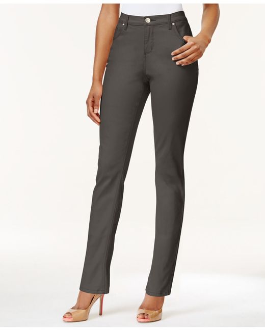 Forever 21 is the authority on fashion & the go-to retailer for the latest trends, must-have styles & the hottest deals. Shop dresses, tops, tees, leggings & more.