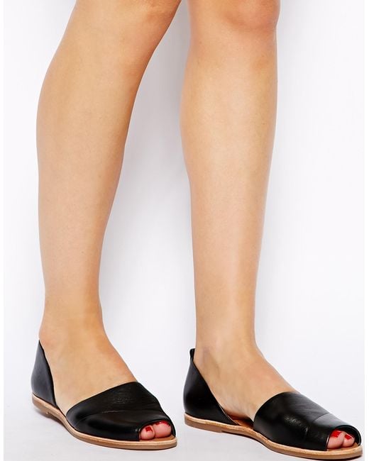 Black open toe flat shoes 2025