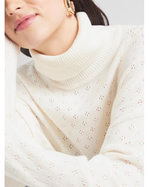 Gap White Pullover Brooklyn